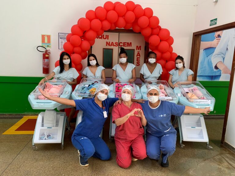 Hora do banho no HEF simula sensação uterina para bebês