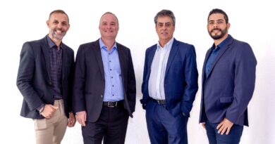 Grupo VIVHAS Da Esq. para Dir.: Fabrício Martins (CSO), Mendel Sanger (CTO), Miguel Gomes (CEO) e Gustavo Audoeno (COO). | Mercado de Saúde