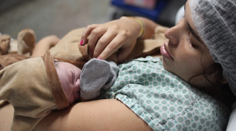 Hospital Estadual do Centro-Norte Goiano (HCN) ênfatiza o Dia Mundial da Infância e os cuidados com a mãe e o recém-nascido