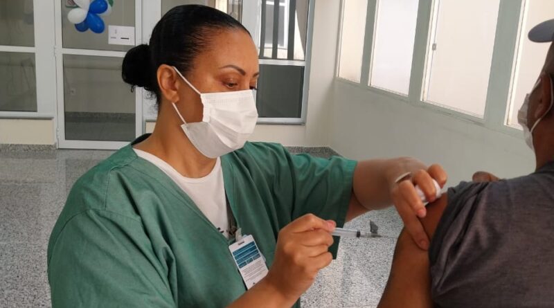 Hospital Municipal da Brasilândia (HMB), gerido pelo Instituto de Medicina, Estudos e Desenvolvimento (IMED), vacina seus colaboradores contra a gripe.