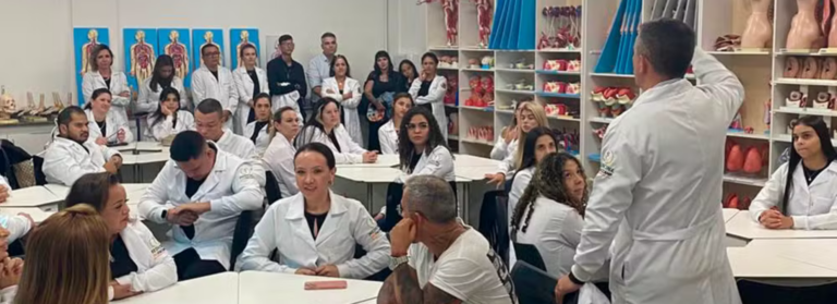 Médicos precisarão de nota mínima no Enamed para registro